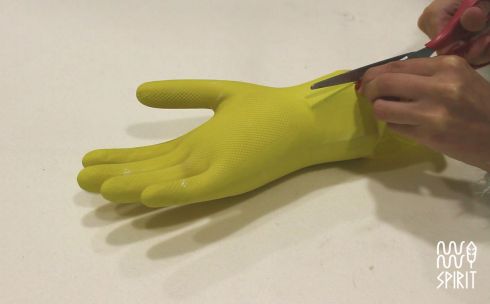 ph-removing-the-glove-1
